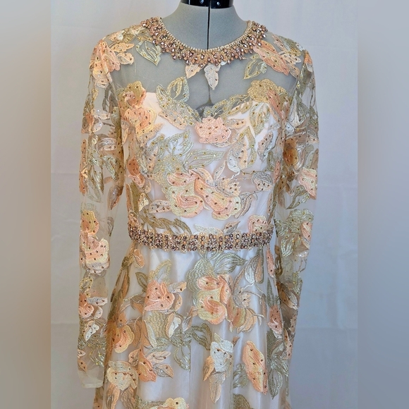 Mac Duggal Floral Embroidered Long Sleeve Dress, A-Line Gown in Cream Peachy NWT - Picture 4 of 15